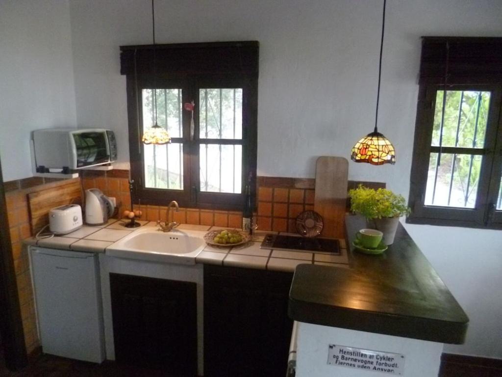 Toro Vista Casita - 1-2 Bedrooms Sayalonga Eksteriør billede