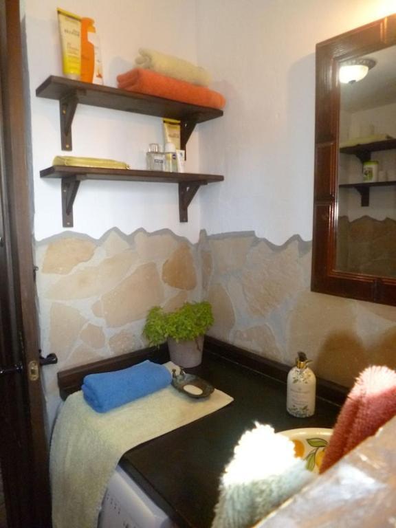 Toro Vista Casita - 1-2 Bedrooms Sayalonga Eksteriør billede